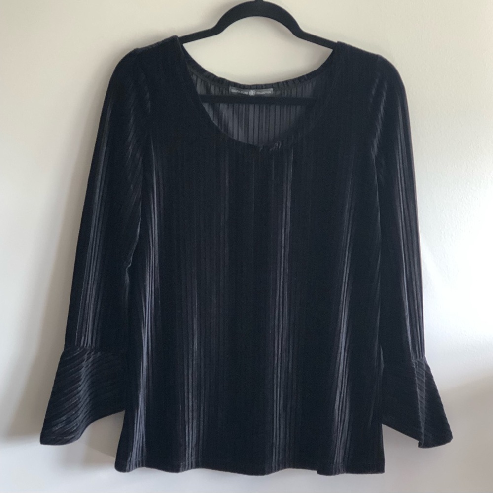Signature Collections Blouse Women’s Size Medium 8-10 Black. Velvet feel